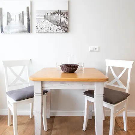 Haus Delft Anna * ג'וסט